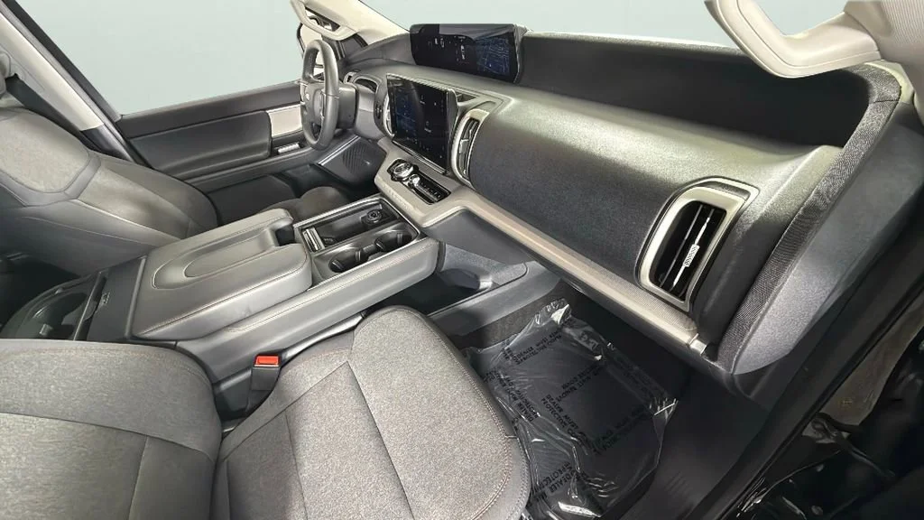 Used 2025  Ford Active image 37