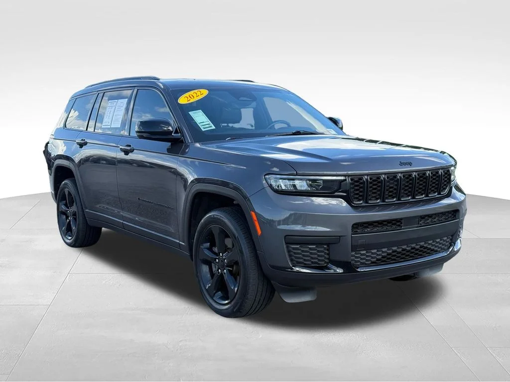 Used 2022 Gray Jeep Altitude image 29