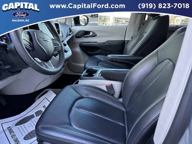 Used 2024 Silver Chrysler Touring L image 19