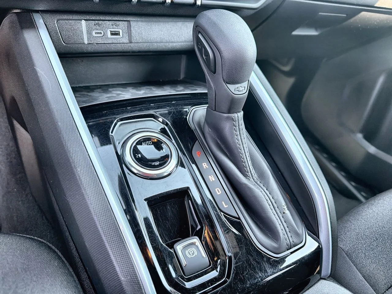 Used 2025 Sterling Gray Metallic Chevrolet WT/LT image 14