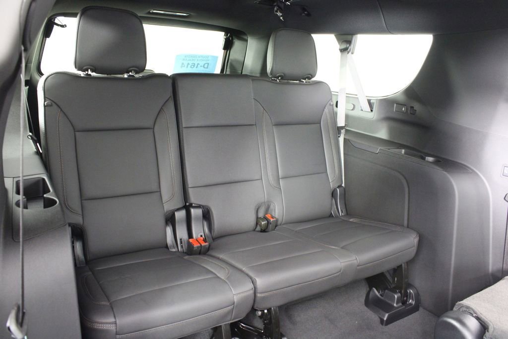 2026 Chevrolet Suburban High Country - Photo 17