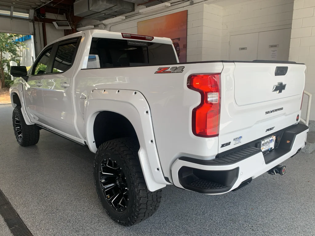 New 2026 Summit White Chevrolet RST image 6