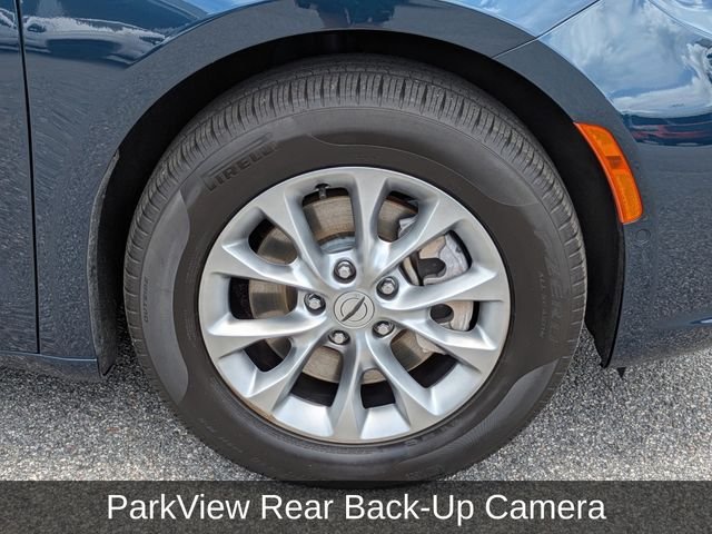2024 Chrysler Pacifica Touring L - Photo 11