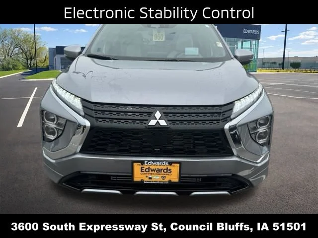 Used 2024  Mitsubishi SEL image 12