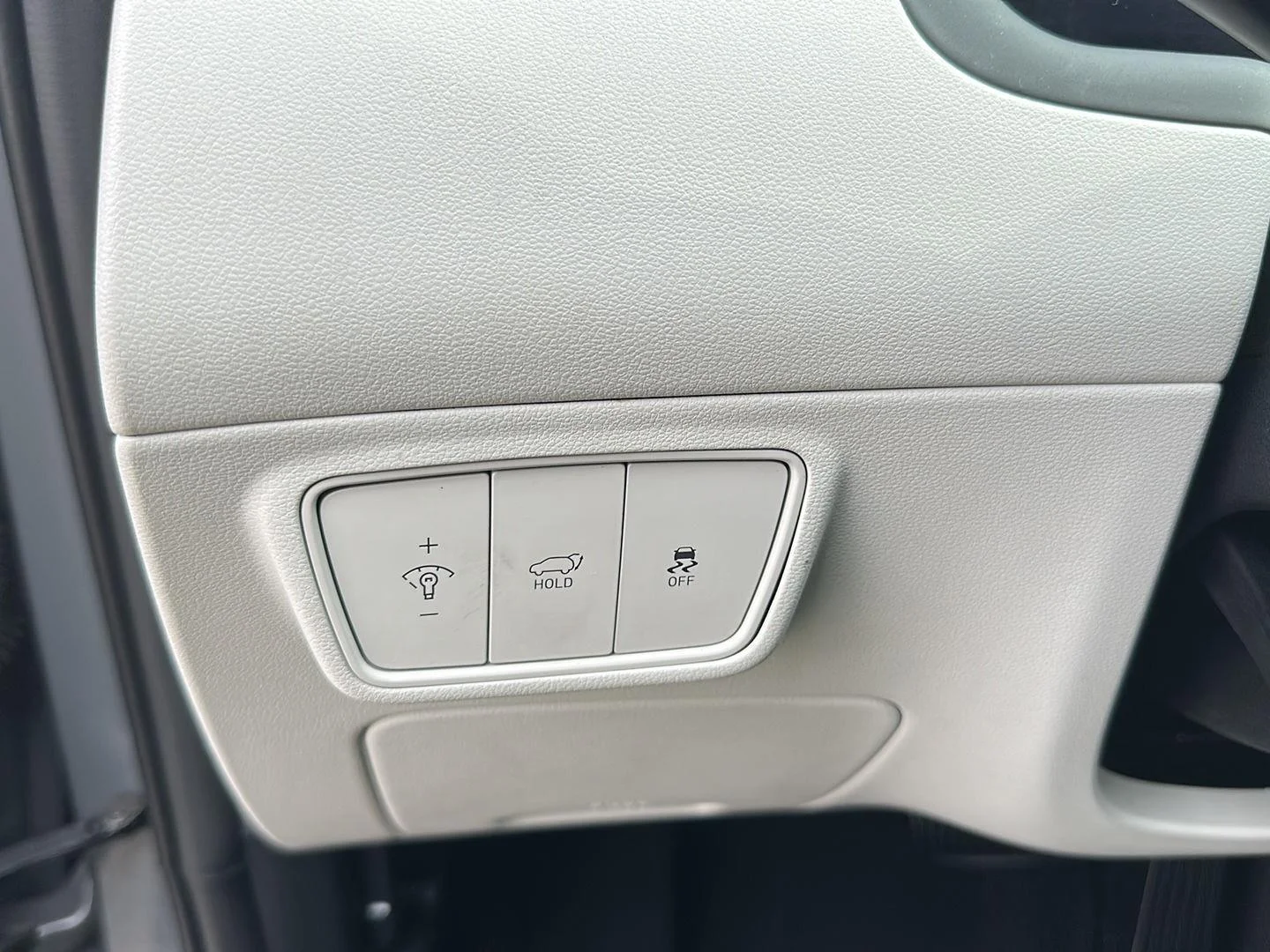 Used 2024 Hampton Gray Hyundai SEL image 25