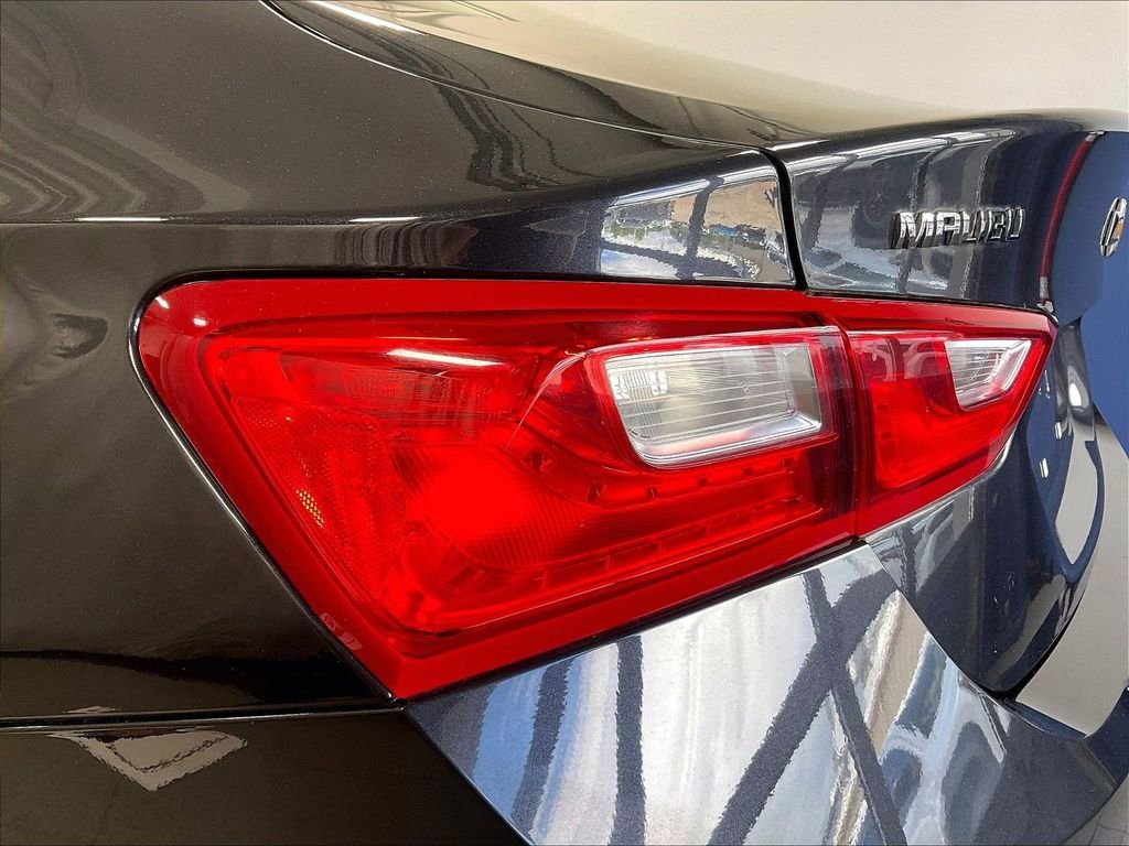 Used 2023 Gray Chevrolet LT image 33