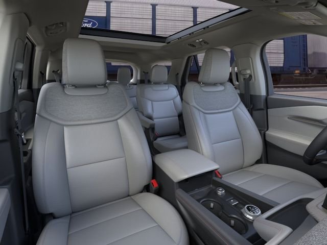 New 2026 Star White Metallic Tri-Coat Ford Active image 10