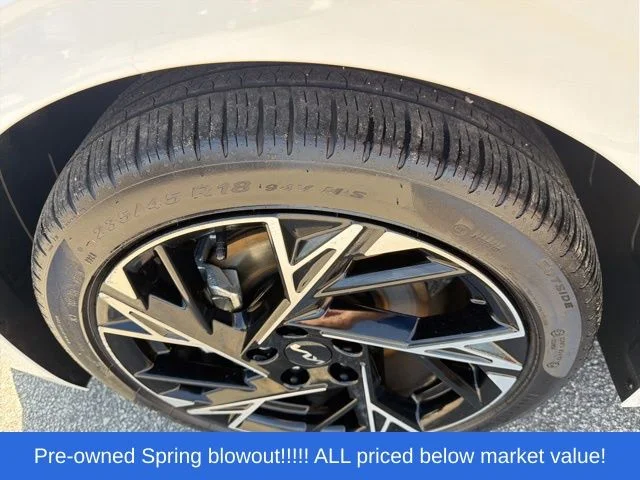 Used 2025 White Kia GT-Line image 22