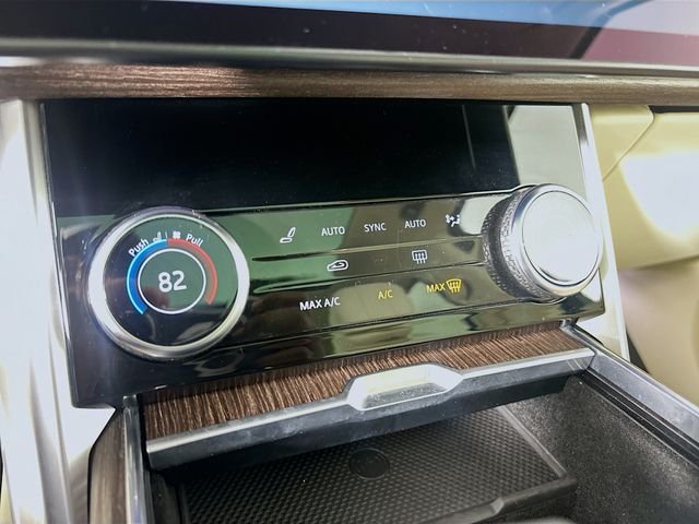 2023 Land Rover Range Rover SE - Photo 18