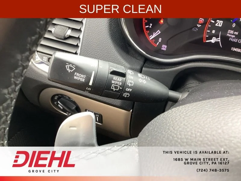Used 2015 Red Dodge SXT image 21