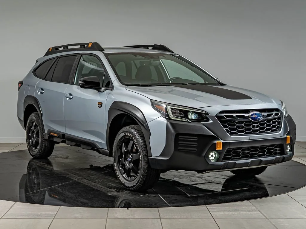 Used 2023 Ice Silver Metallic Subaru Wilderness image 3