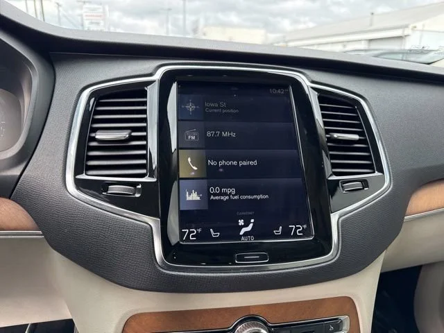 Used 2018 Onyx Black Metallic Volvo Inscription image 28