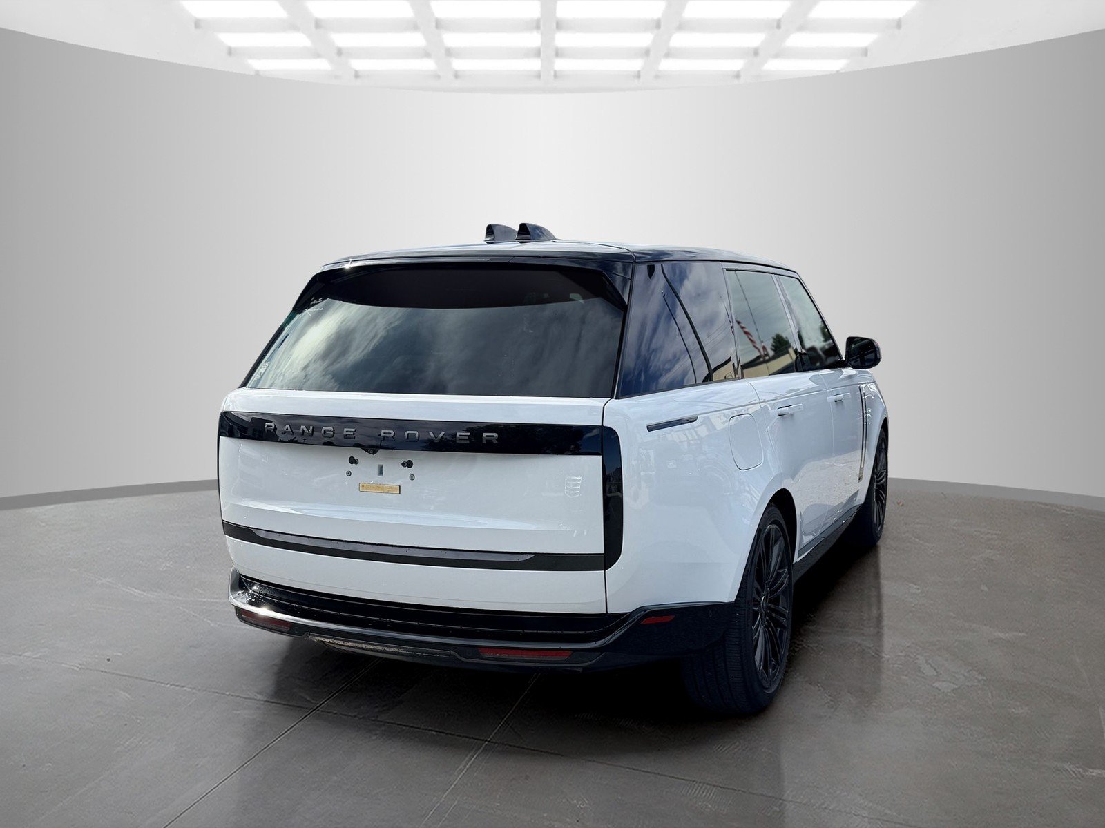 Used 2025 Fuji White Land Rover Autobiography image 5