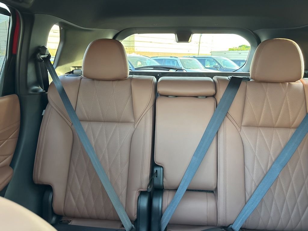 Used 2025  Mitsubishi SEL image 44