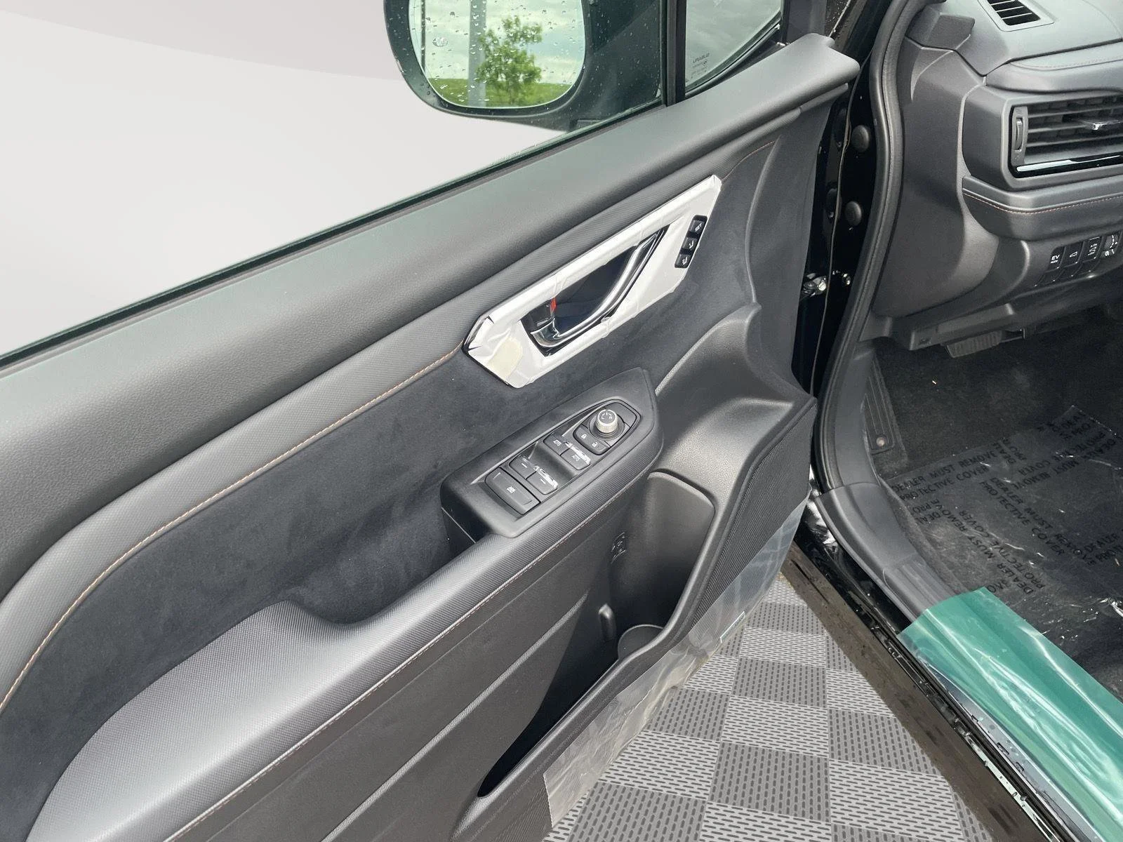 New 2026 Crystal Black Silica Subaru Touring Hybrid image 9