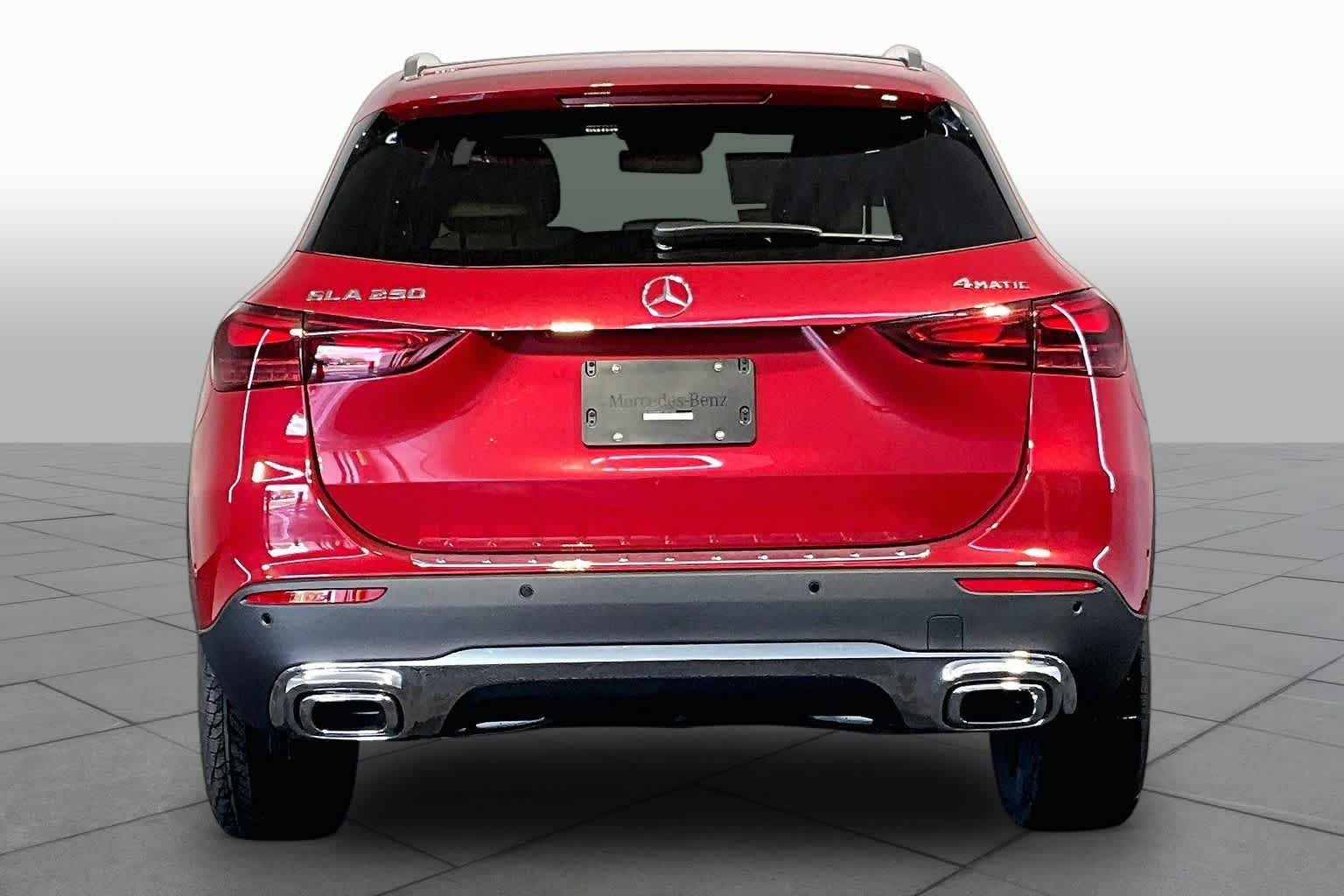 New 2026 MANUFAKTUR Patagonia Red Metallic Mercedes-Benz GLA 250 image 4