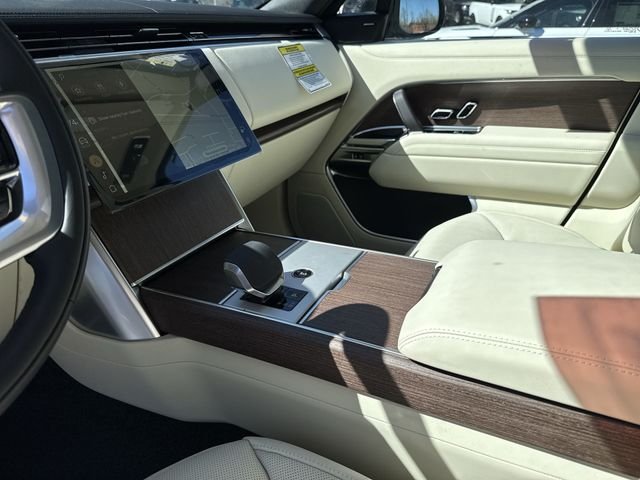 New 2026 Fuji White Land Rover SE image 19
