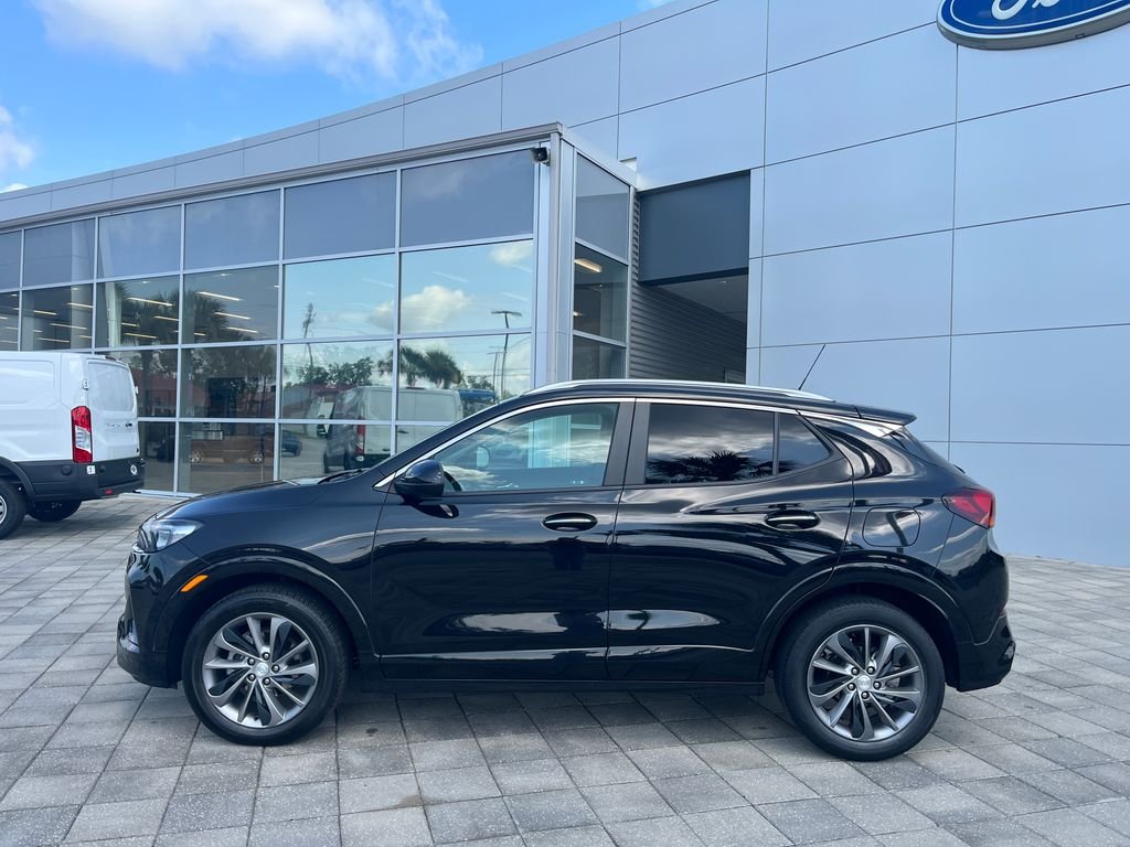 Used 2023 Ebony Twilight Metallic Buick Select image 3