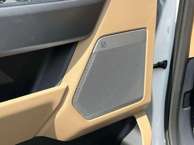 New 2027 Star White Metallic Tri-Coat Ford F-350® Lariat® image 20