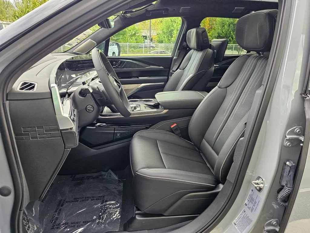 New 2026 Luna Metallic Cadillac Premium Sport image 23
