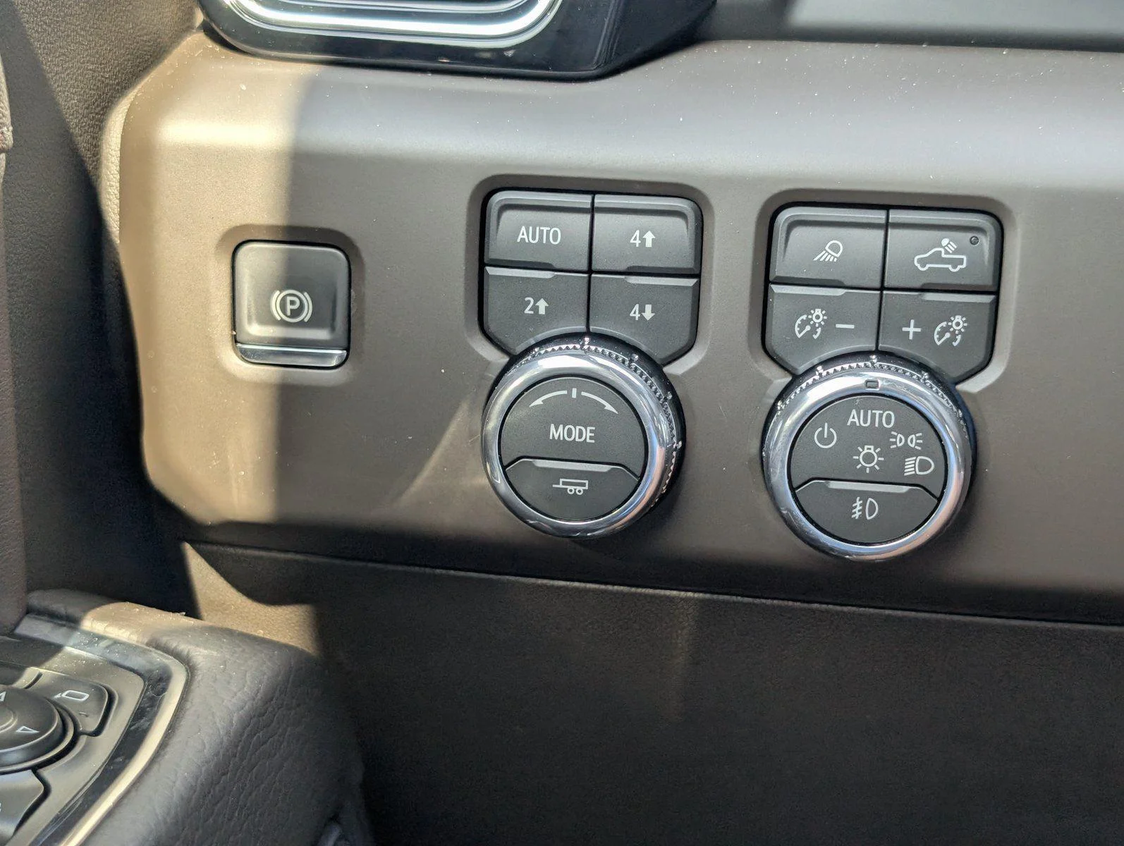 New 2026 Glacier White Tricoat GMC Denali DRW image 28