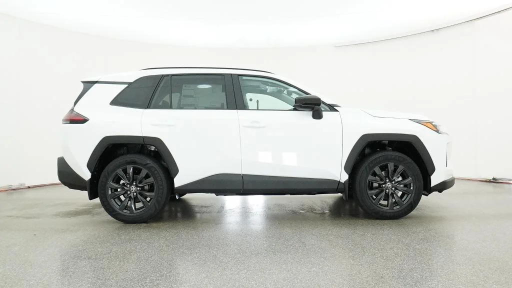 New 2026 Ice Cap Toyota XLE Premium image 13