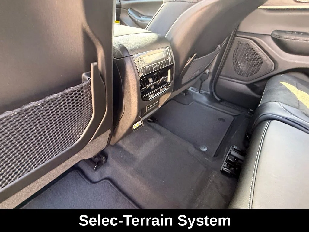 New 2026 Baltic Gray Metallic Clear-Coat Exterior Paint Jeep Laredo Altitude image 27