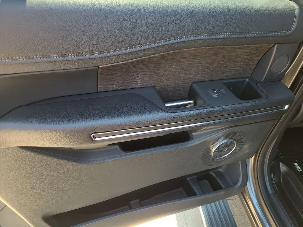 Used 2018 Gray Ford Limited image 17