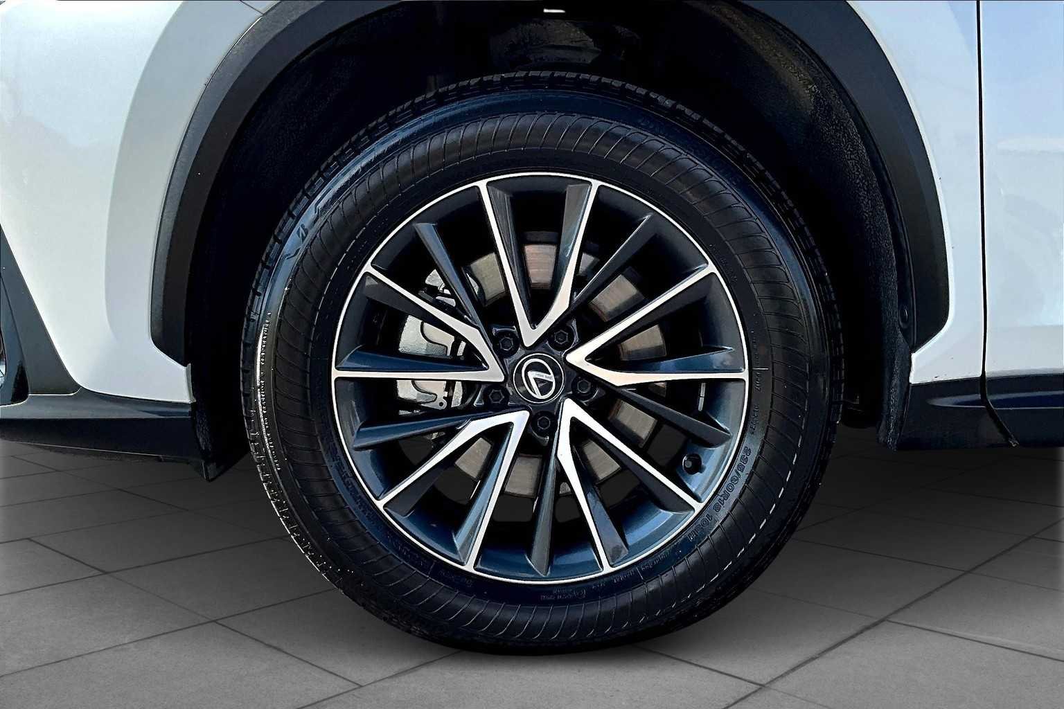 Used 2024 Eminent White Pearl Lexus Premium image 9