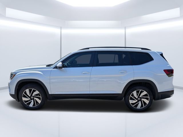 New 2026 White Volkswagen 2.0T SE w/Technology image 6
