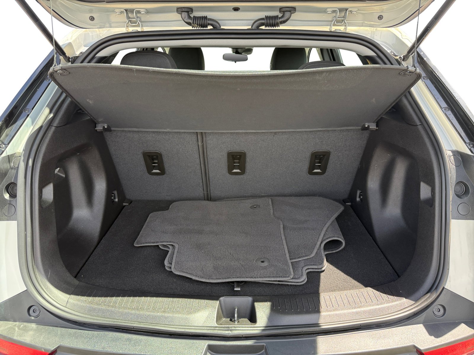 Used 2023 Silver Chevrolet LT image 17