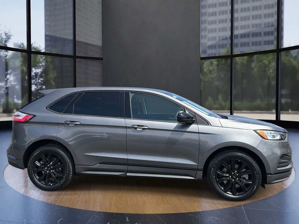 Certified Used 2024 Gray Metallic Ford SE image 2