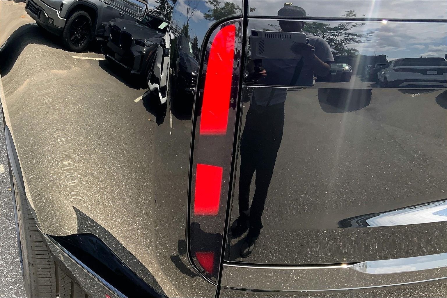 New 2026 Santorini Black Land Rover SE LWB 7-Seats / V8 image 14
