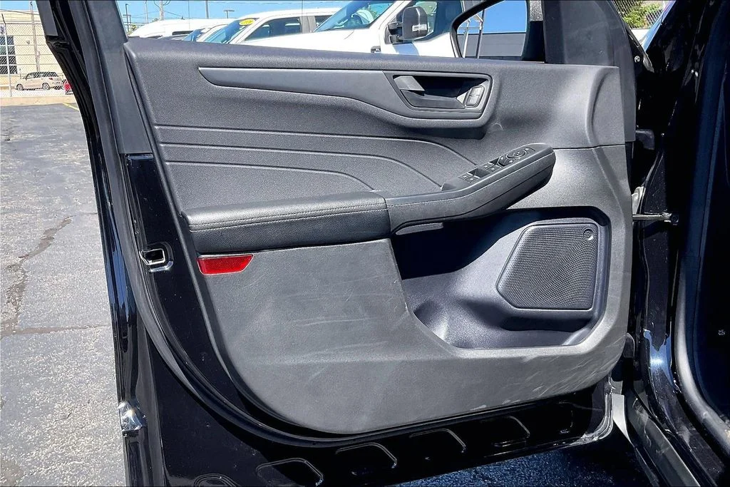 Used 2024 Black Metallic Ford Active image 22