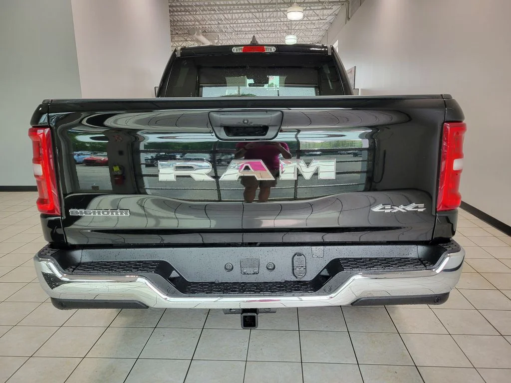 New 2026 Diamond Black Crystal Pearl-Coat Exterior Paint RAM Big Horn/Lone Star image 6