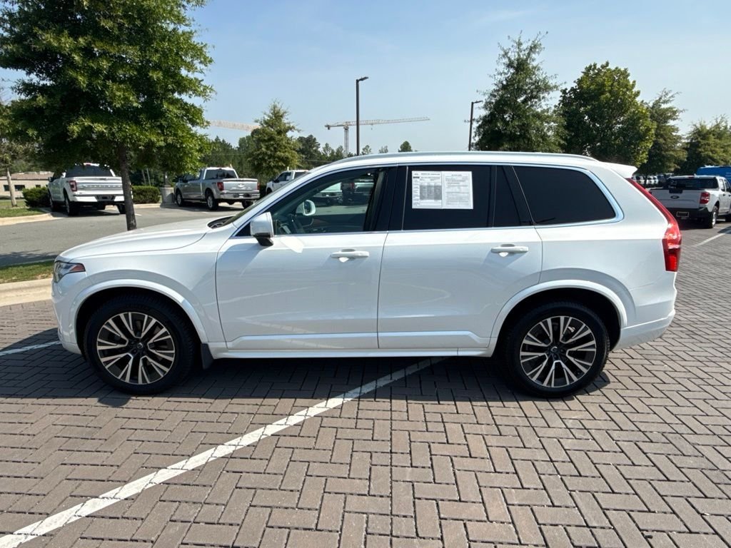 Used 2021 White Volvo T5 Momentum image 4