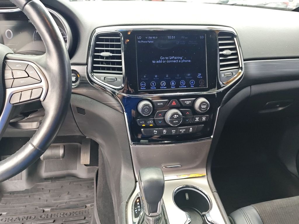 Used 2019 White Jeep Altitude image 20