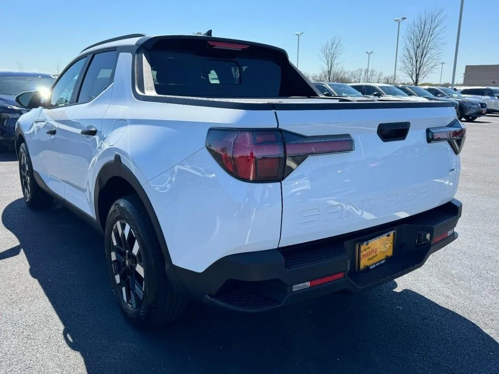 Used 2026 White Hyundai SEL image 5