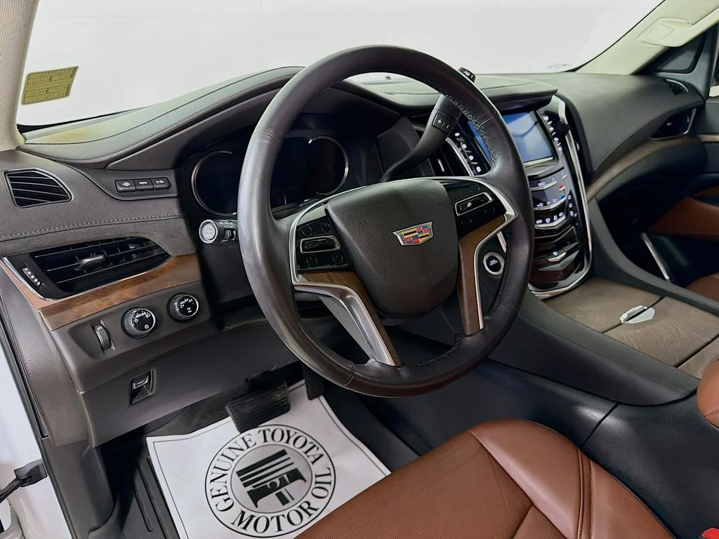 Used 2017 White Cadillac Premium image 10