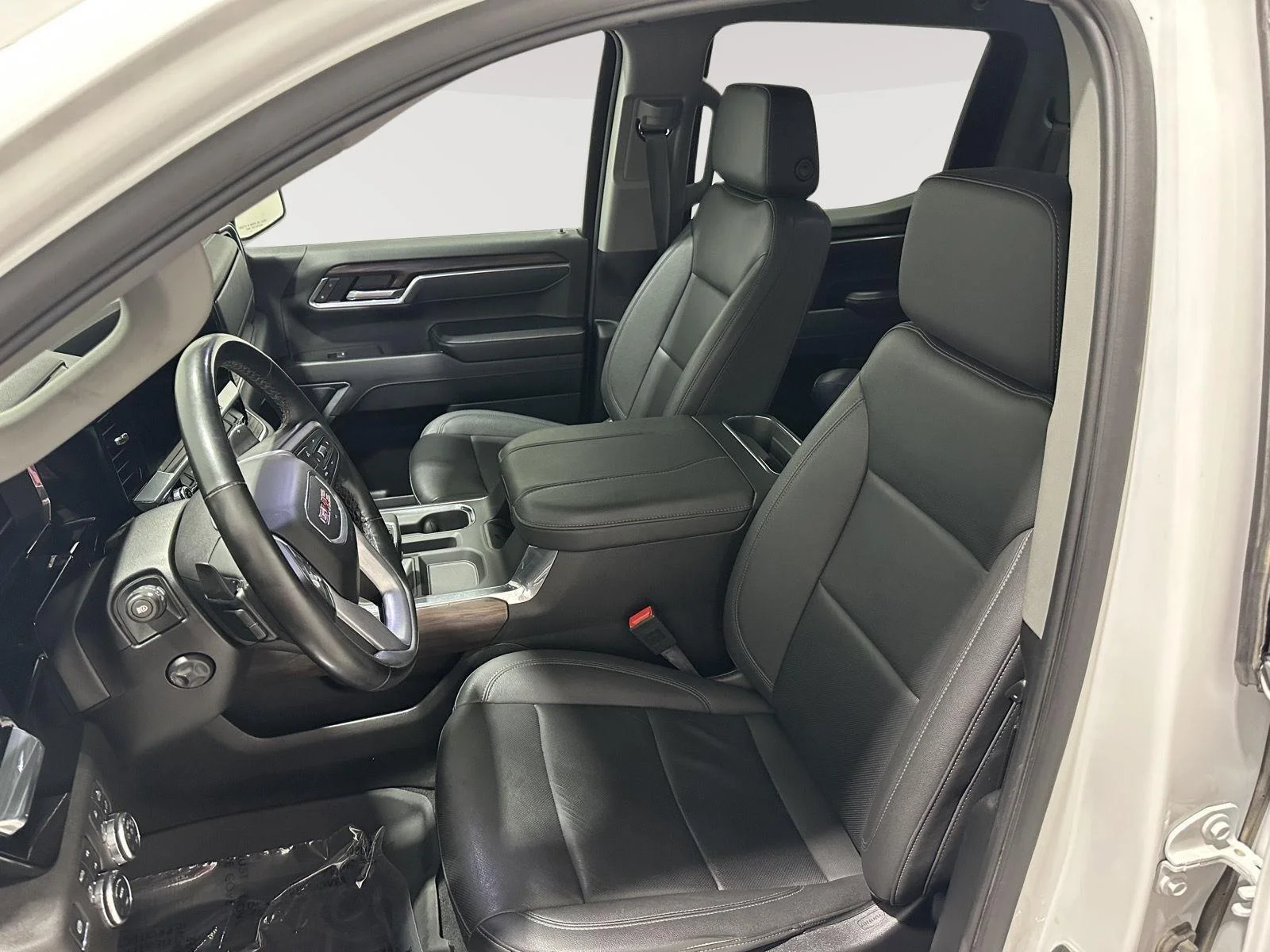 Used 2025 Summit White GMC SLT image 18