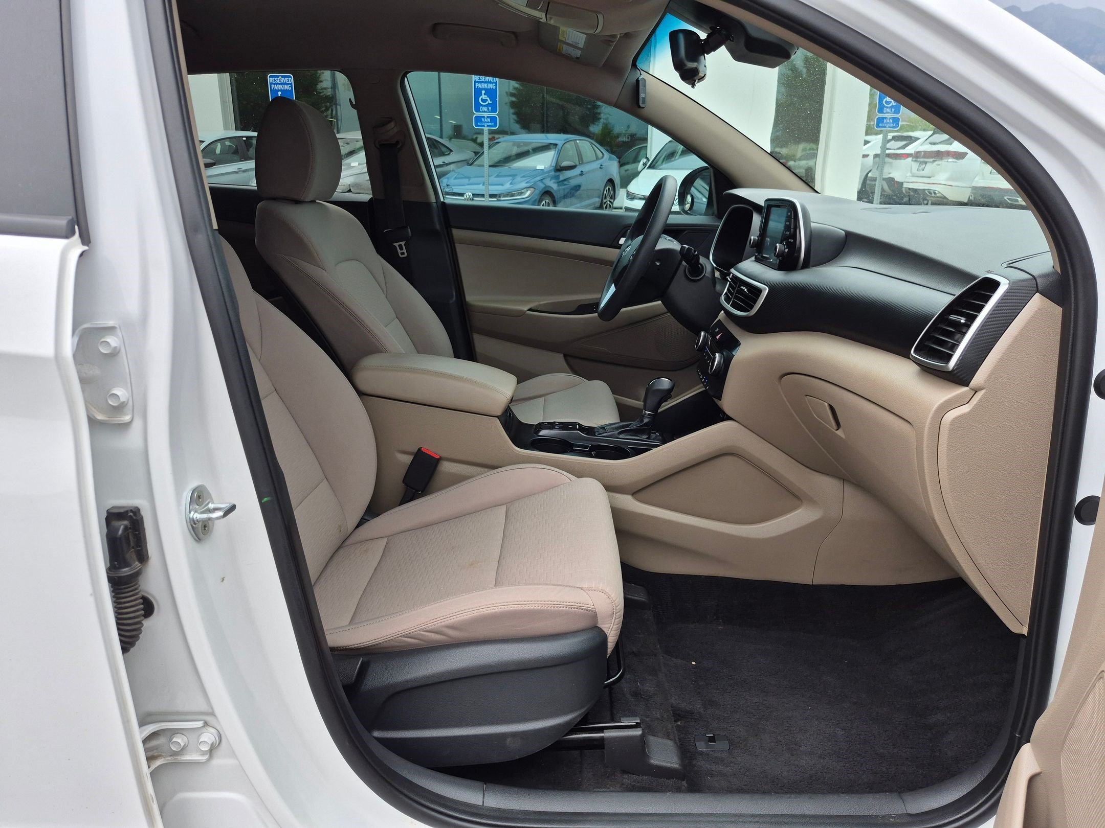 Used 2021 Winter White Hyundai Value image 29