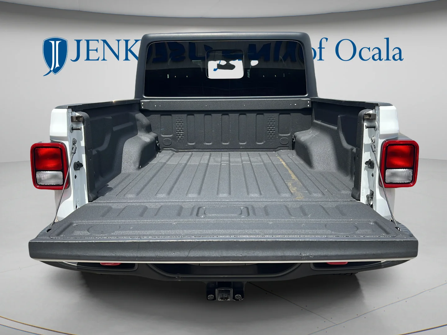 Used 2022 Bright White Clearcoat Jeep Rubicon image 10