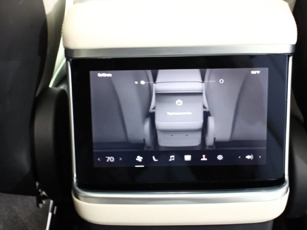Used 2022  Tesla Base image 13