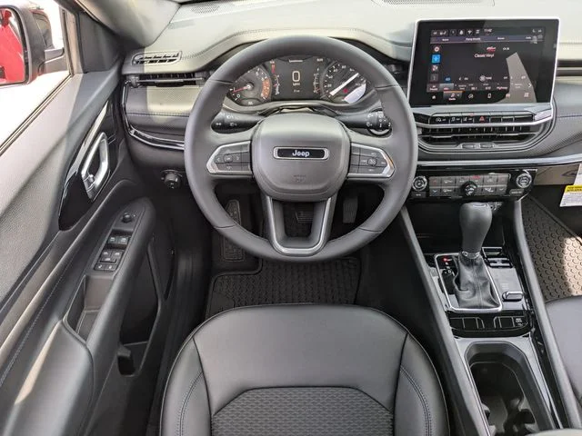New 2026 Red Hot Pearl-Coat Exterior Paint Jeep Latitude image 15