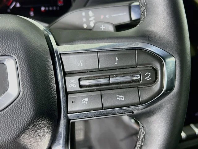 Used 2026 White GMC Elevation image 34