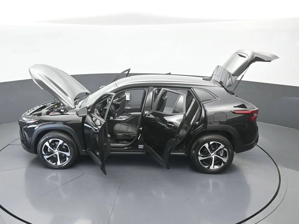 Used 2025 Mosaic Black Metallic Chevrolet 1RS image 60