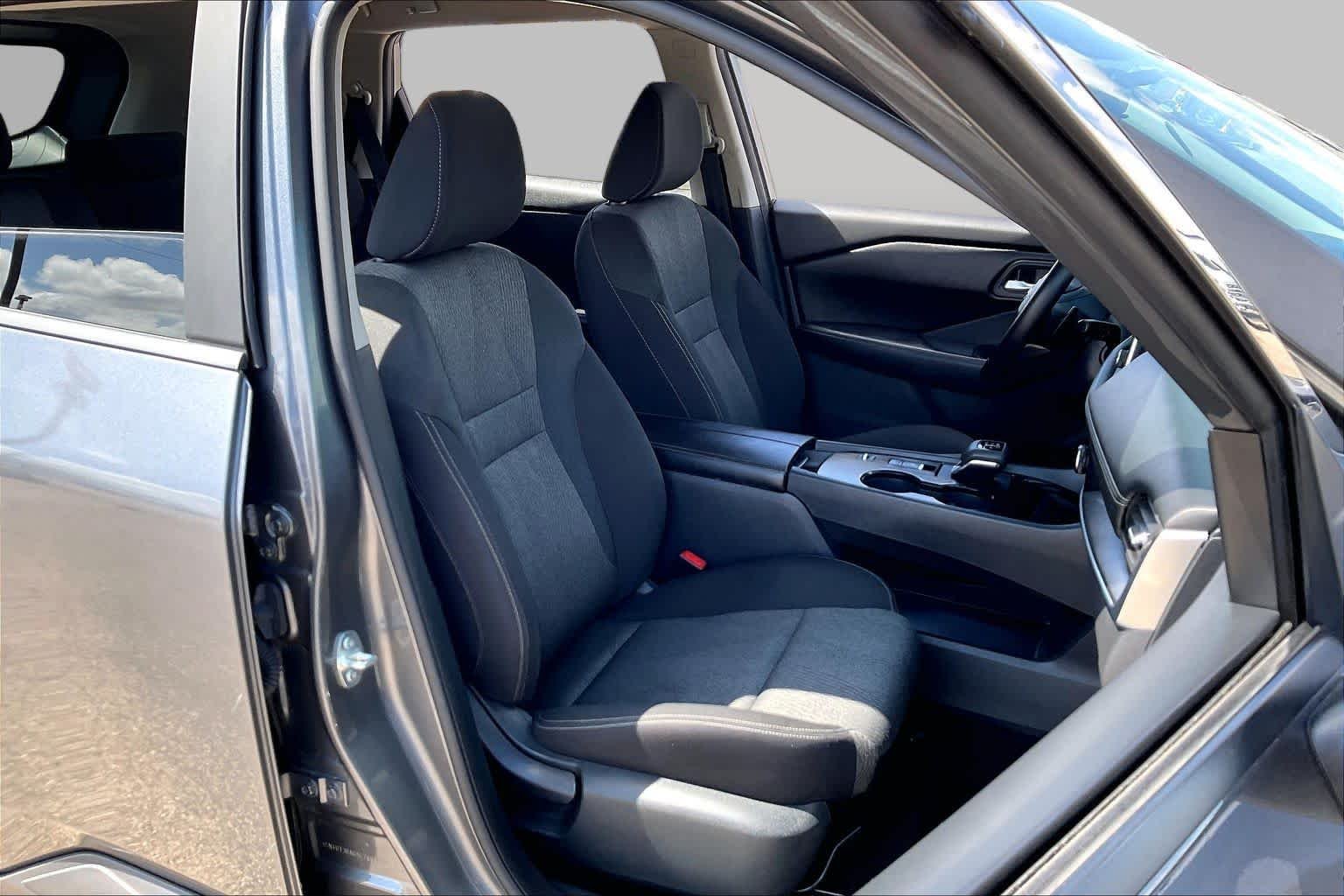 Used 2025 Gun Metallic Nissan SV image 9
