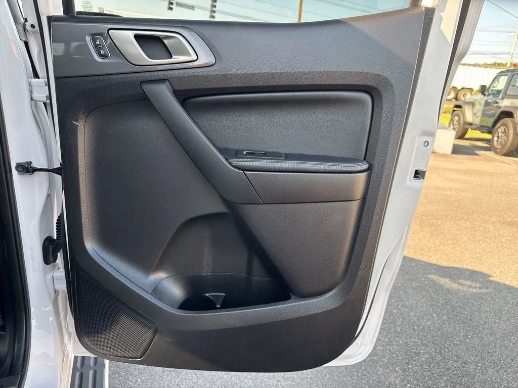 Used 2019 White Ford Lariat image 17