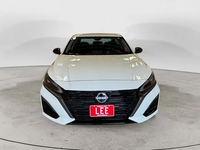 New 2026 White Nissan 2.5 SV image 9