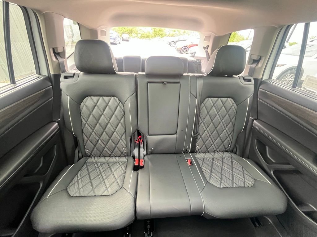 New 2026 White/off-white Volkswagen 2.0T SEL Premium R-Line image 25
